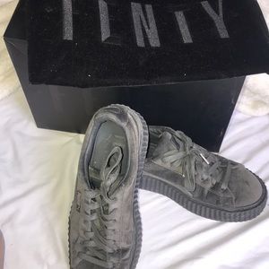 MAKE A OFFER !! PUMA creeper velvet - grey